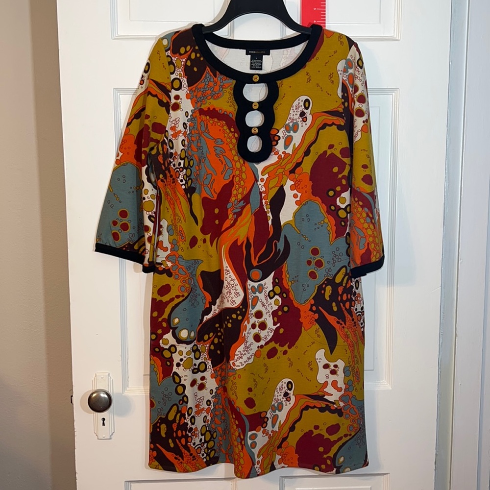 BCBG Maxazria Bold Fall Print Dress. 3/4 length Sleeve. NWOT